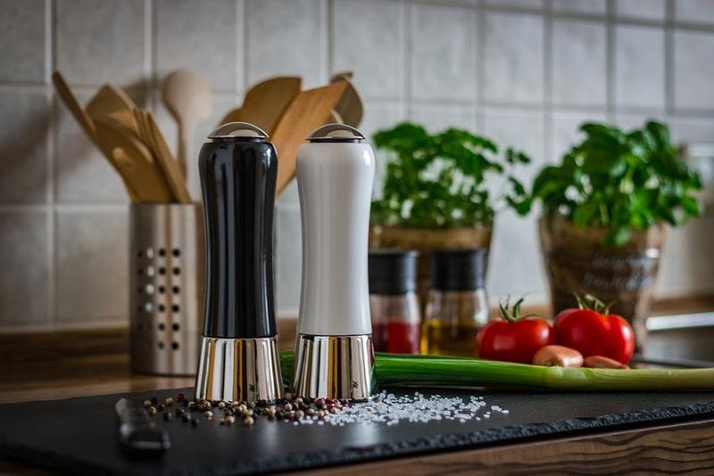 The 4 Best Pepper Mills, Tested and Reviewed